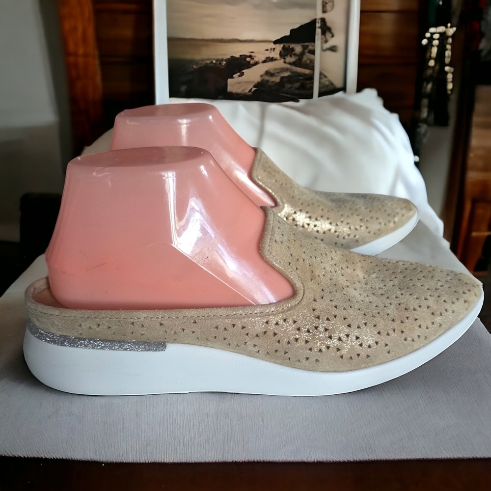 NWOT JOHNSTON & MURPHY Size 8 "Dakota" Suede/Leather/Metallic Glitter Mules